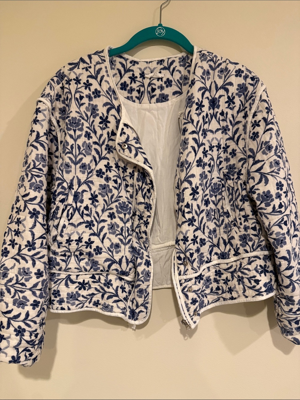 Storia Quilted Floral Jacket - White & Blue M